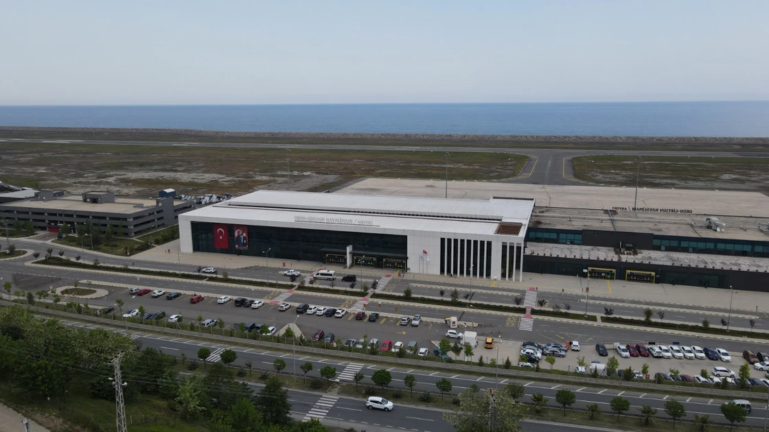 Denizin üzerindeki havalimanından 5 milyon yolcu uçtu